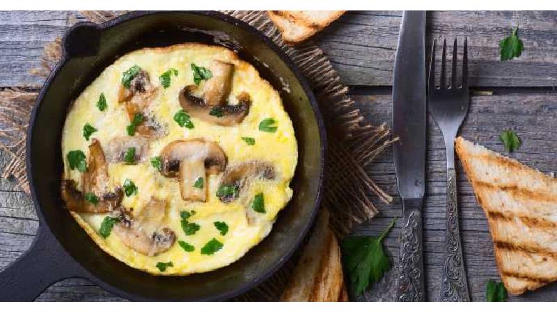 طرز تهیه املت قارچ ساده