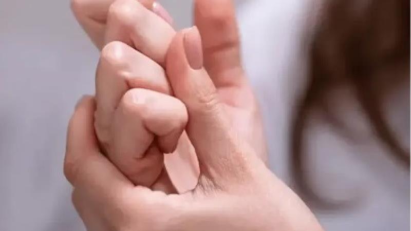 آیا شکستن قولنج مضر است