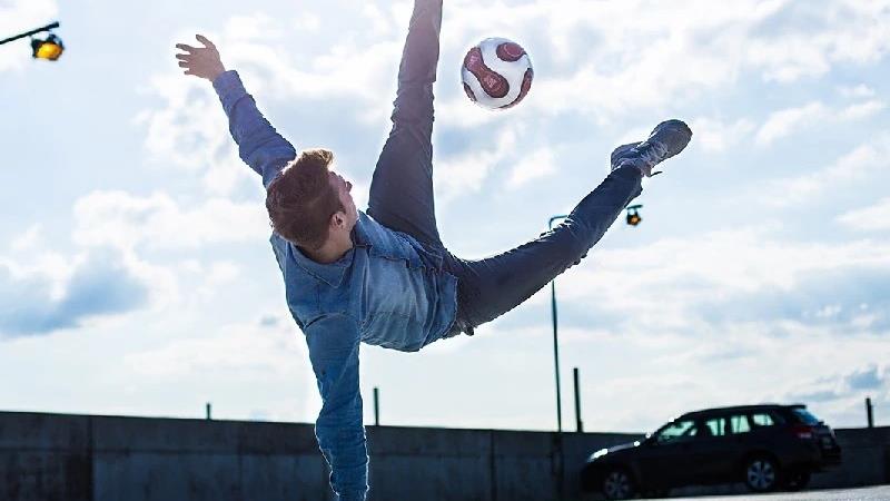 فری استایل فوتبال چه ورزشی است؟