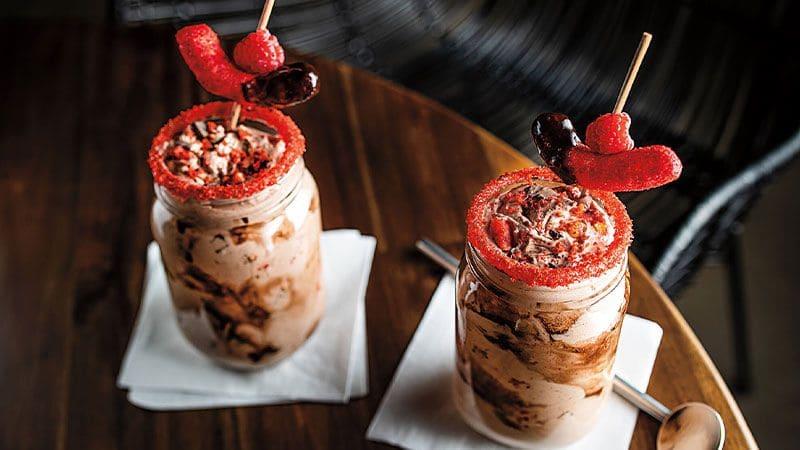 کافه رستوران در اندیشه