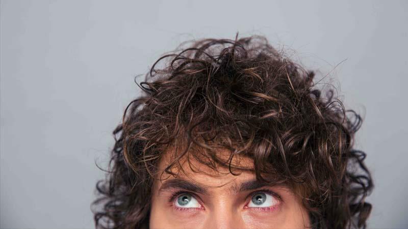 رنگ مو برای موهای فر و پوست سبزه؛ چه رنگی برای من خوبه؟