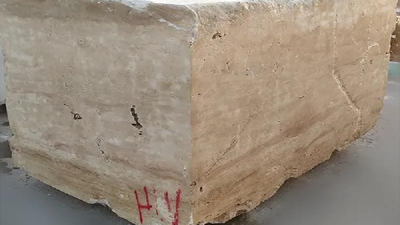 تراورتن سنگی زیبا و پر استفاده