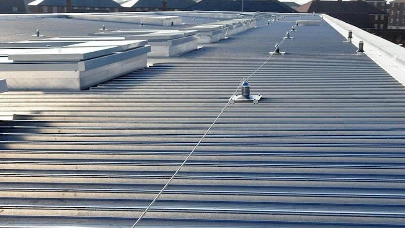 ساندویچ پانل در برابر رطوبت و خوردگی چقدر مقاوم است؟