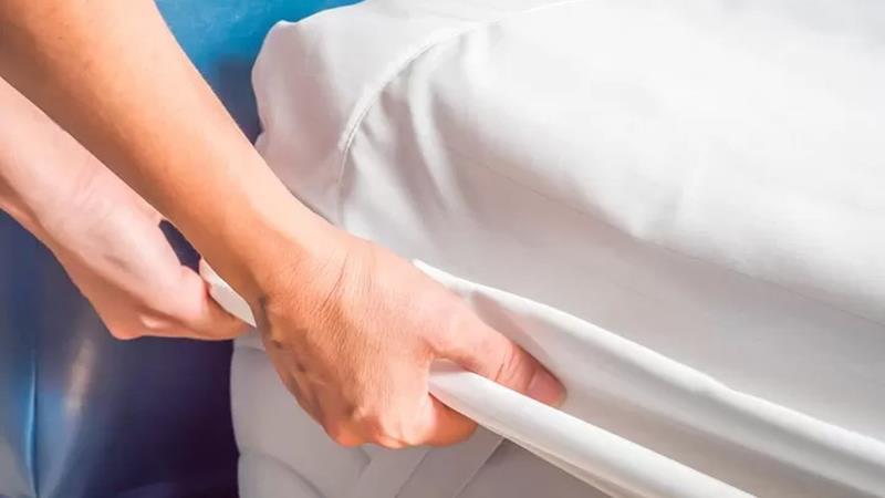 5 گام ساده برای تمیز کردن تشک خوشخواب در خانه