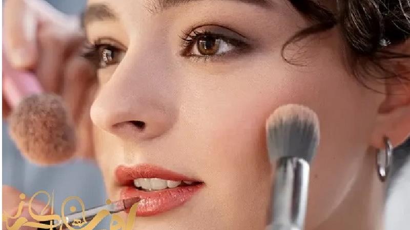 10 اشتباه رایج در آرایش صورت و راه‌حل آن‌ها