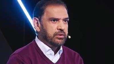 کار عجیب فیروز کریمی روی آنتن زنده شبکه 3