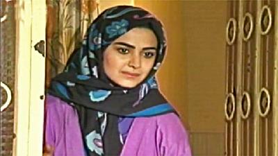 سکانسی از بازی کمند امیرسلیمانی در نقش آذر در سریال پدرسالار