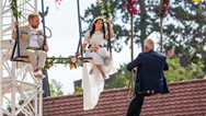 مراسم عروسی زوج بندباز در آسمان آلمان
