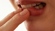 چگونه آفت دهان را با طب سنتی درمان کنیم